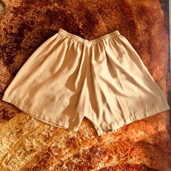 Size L cool and casual 90s style mustard colored shorts - Picture 1 of 5